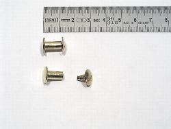 10 mm lg Messing-Buchschrauben